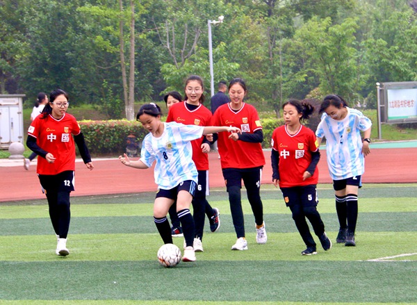 足球赛精彩瞬间3.jpg