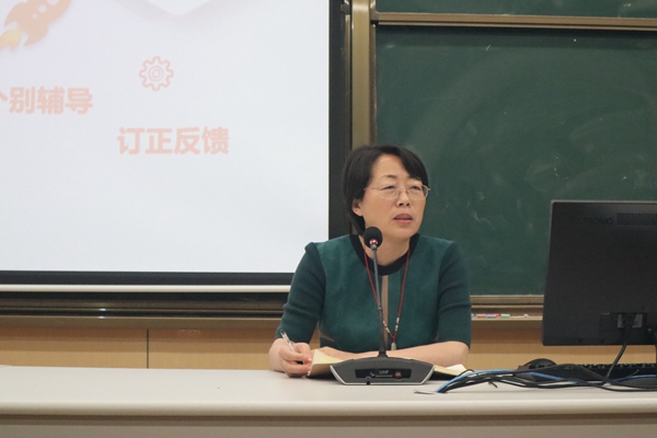 殷校长讲话.JPG