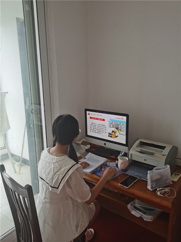 高一（1）发言人袁锦超.jpg
