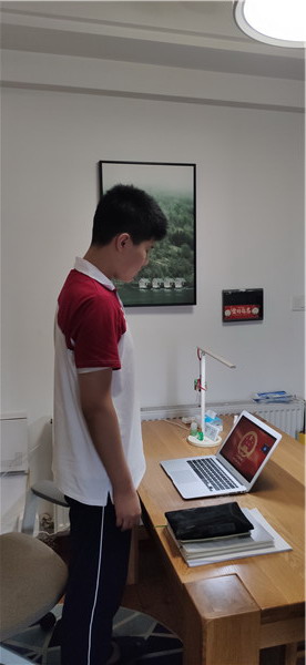 高一（11）王一多 参与升旗照片.jpg