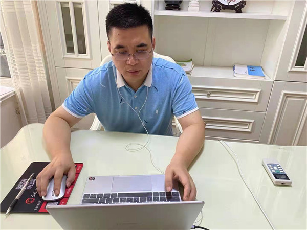 高三年级主任陈瑞飞老师发言.jpg