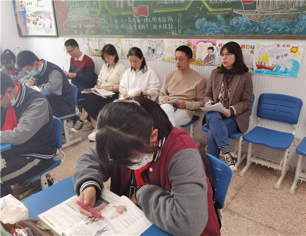 生物组老师听课.jpg