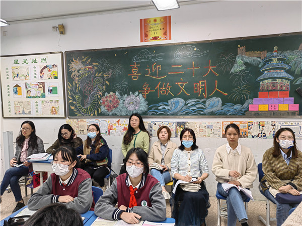 初一英语组集体听课.jpg