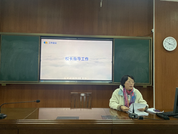 殷校长做指导工作.JPG