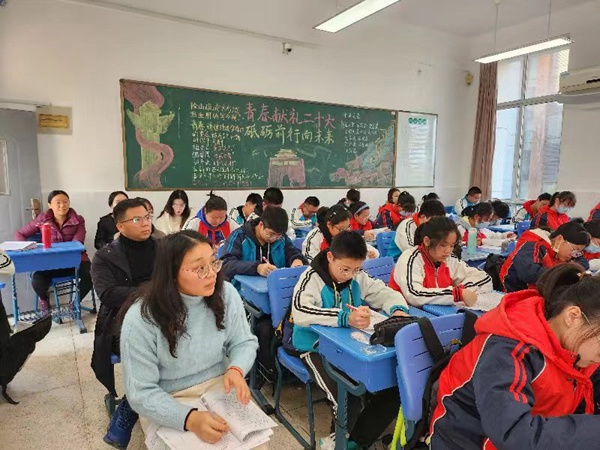 英语组听课照片.JPG
