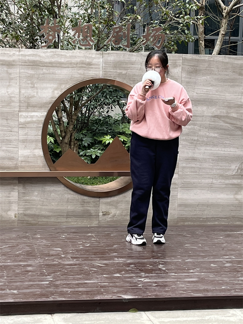 演唱者 田子萱.jpg