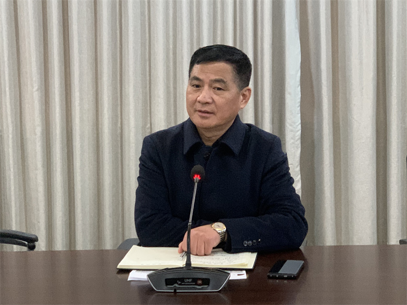 凤栖湖校区校长朱云峰提要求.jpg