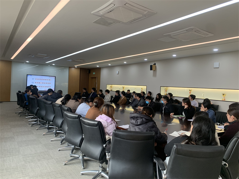 全体高一教师参会.jpg
