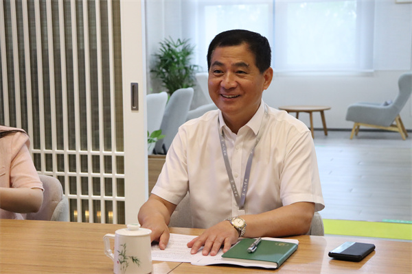 校区校长朱云峰交流汇报.jpg