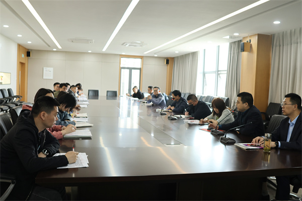 王玉宏督学参加数学组教研活动2.jpg