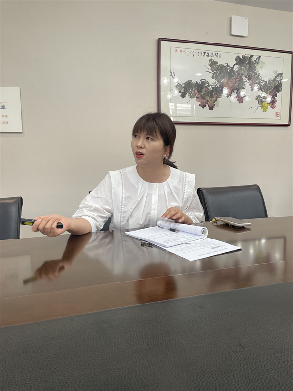 教研组长陈秀丽发言.jpg