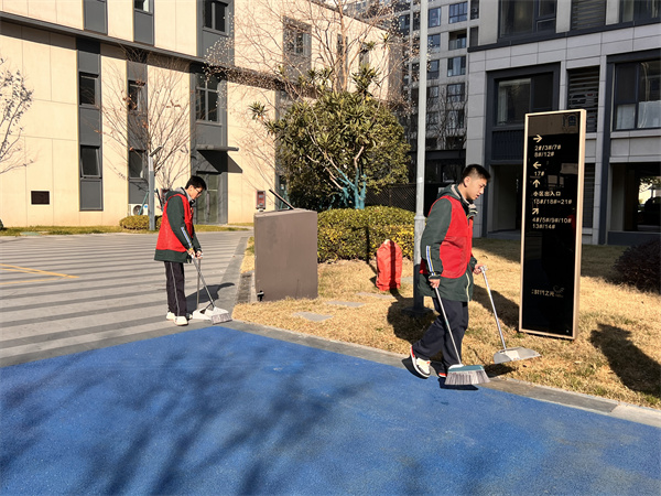 打扫社区.jpg 打扫社区.jpg