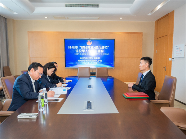 招聘现场.jpg
